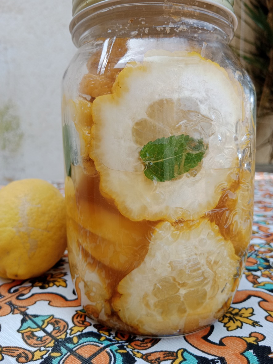 Frisch eingelegte Zitronen