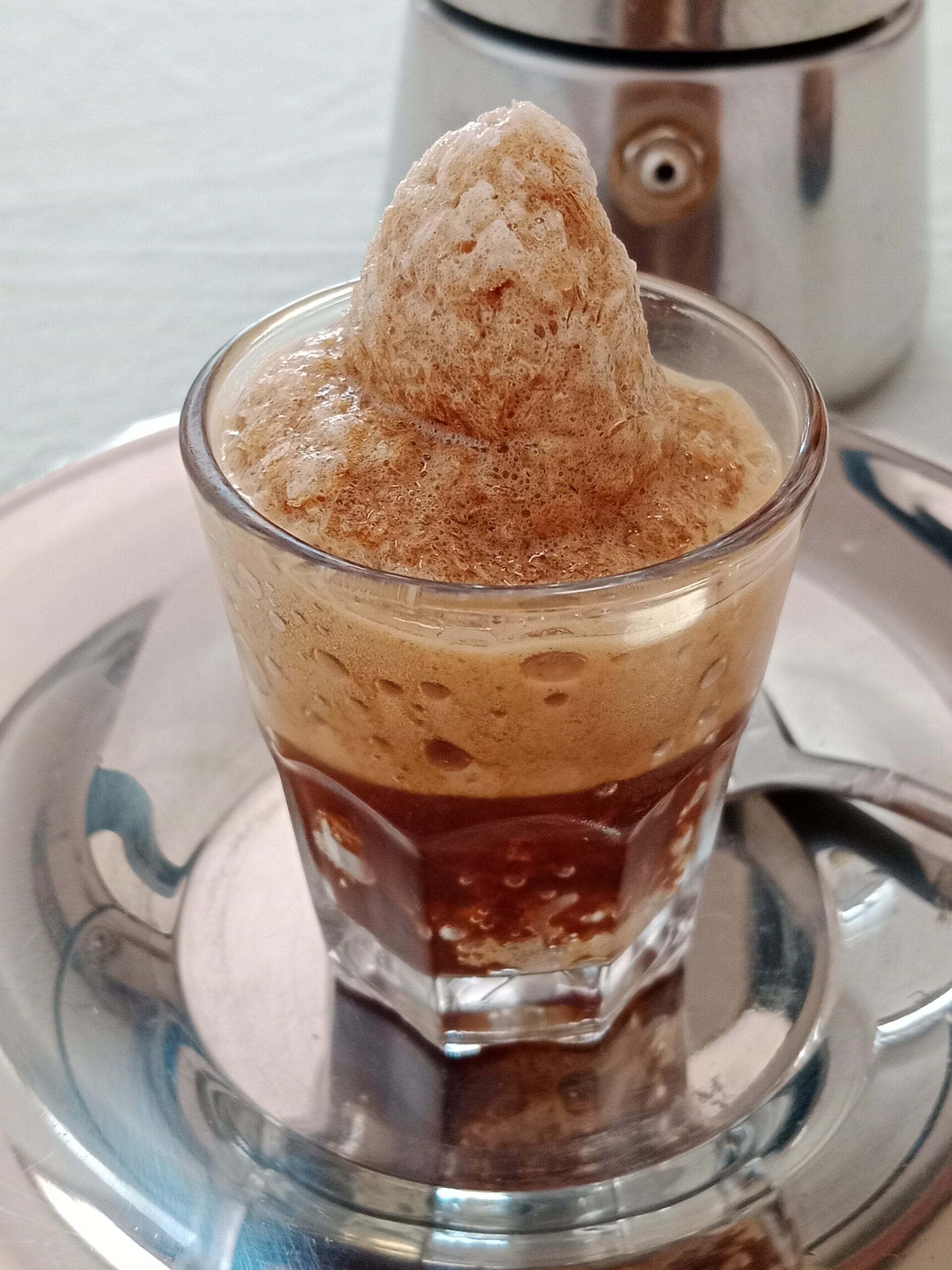 Cafè freddo gehört zu jedem sizilianischen Sommer